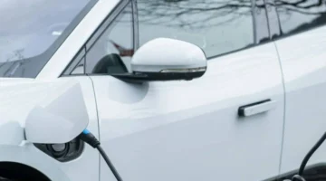 أمان الركاب.. الصين تحظر مقابض الأبواب المخفية في السيارات لـ 3 أسباب حيوية